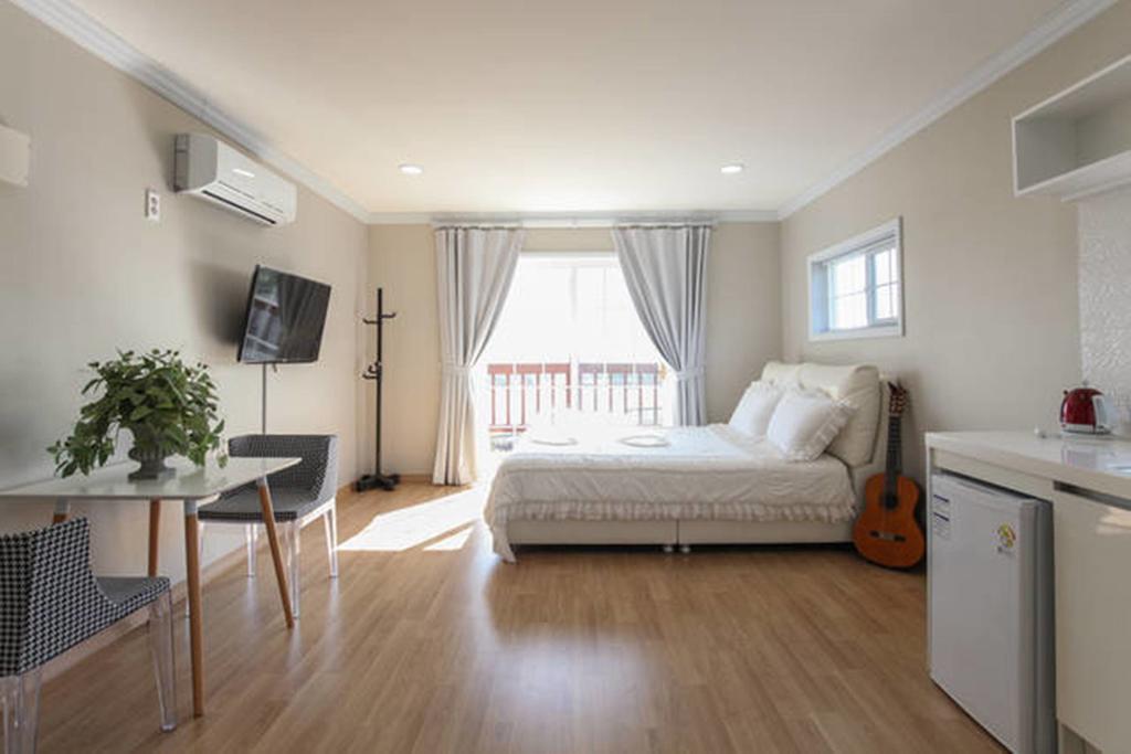 סאוגוויפו Jubilee Chalet חדר תמונה